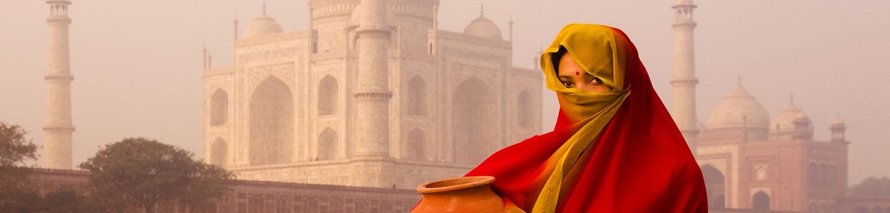 India Mujer En Taj Mahal 0